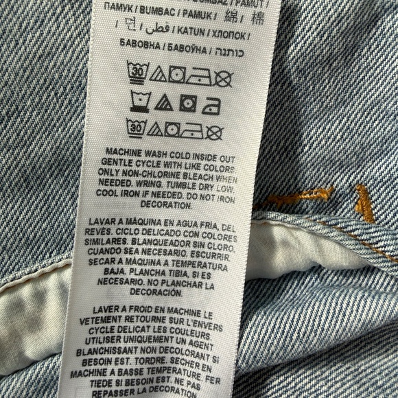 Guess Floral Embroidered Rose Denim Jacket Light Wash Trucker Boho Size Medium - Picture 11 of 11